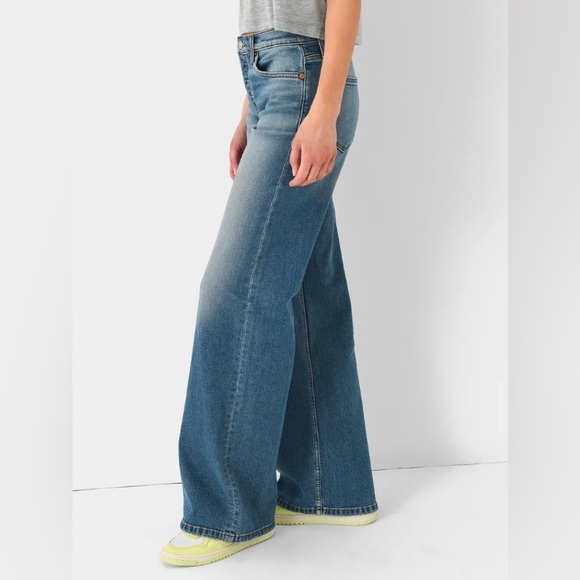 Re/Done Mid Rise Wide Leg Jeans - size 31 - NWT $295 - Picture 3 of 4